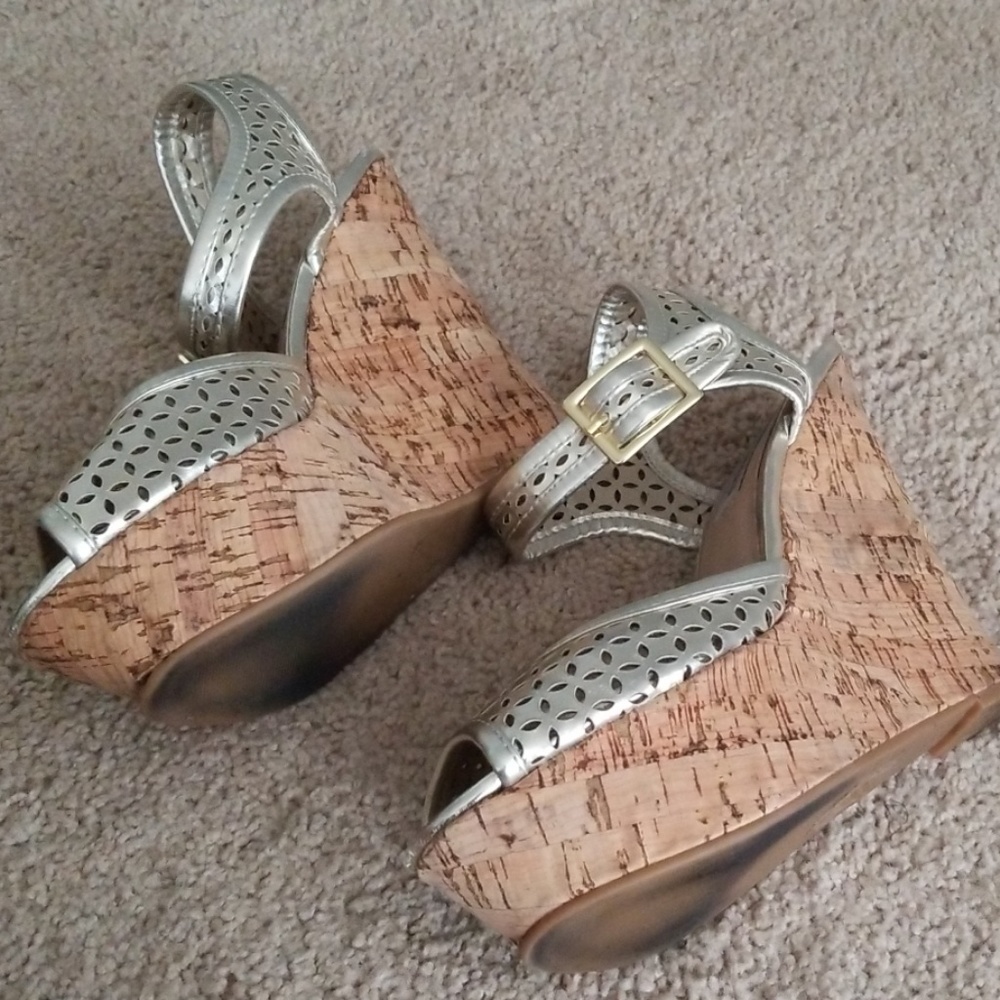 Shoes - Picture 3 of 3